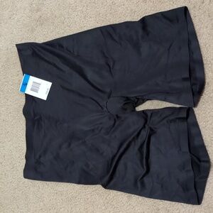 Maidenform Seamless Body Shaping Black Shorts Size XL